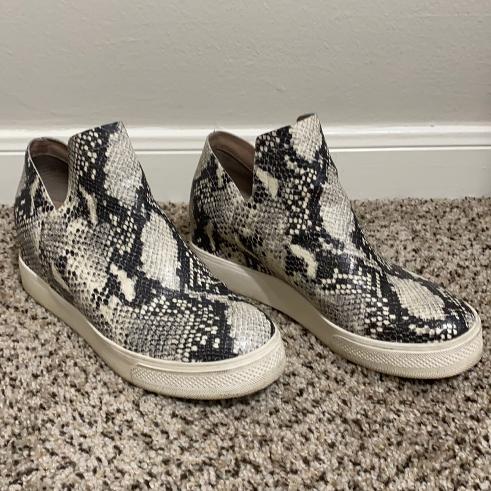 Steve Madden Snakeskin Tennis Shoes Wedge Heel Si… Gem